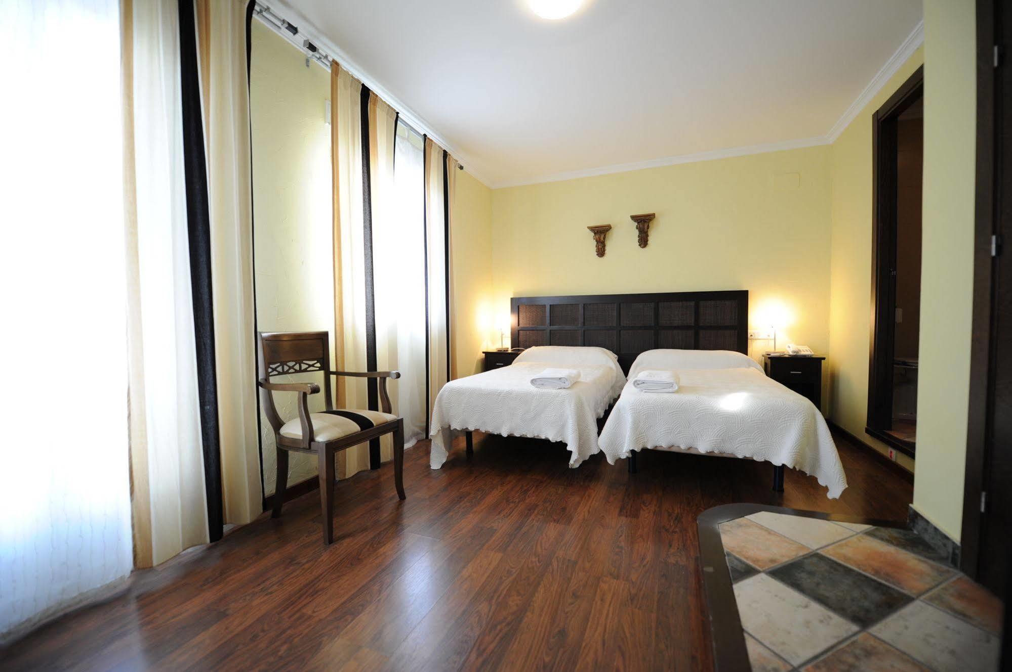 Hotel Montearoma Valverde del Camino Exterior photo